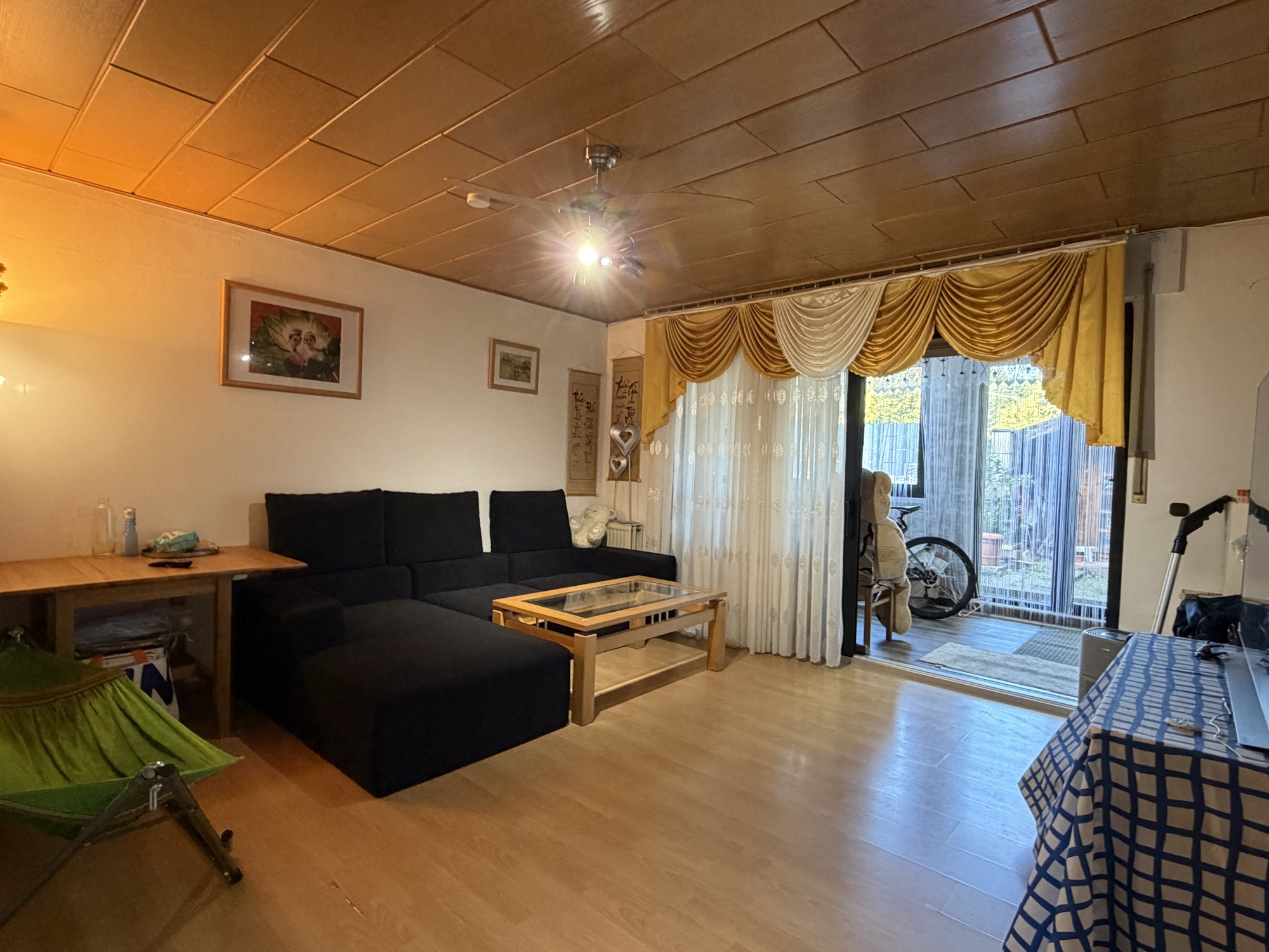 Großzügiges 6-Zimmer-Einfamilienhaus mit Wintergarten, Terrasse & 4 Balkonen in Neuss, 41462 Neuss, Reihenendhaus